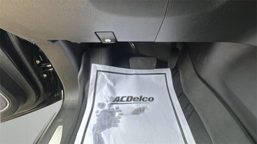 used 2022 Chevrolet Silverado 1500 car, priced at $43,700