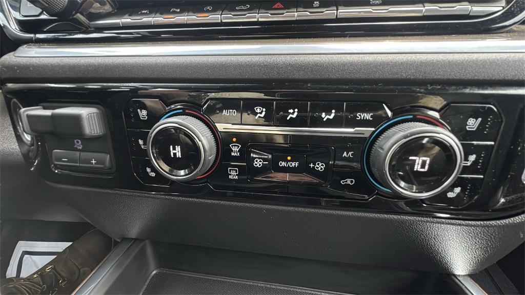 used 2022 Chevrolet Silverado 1500 car, priced at $43,700