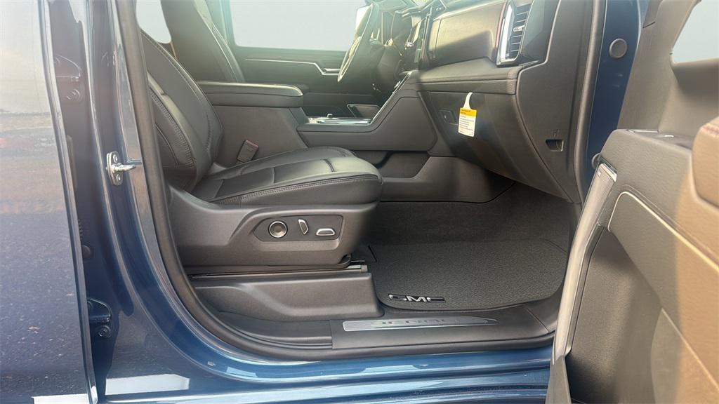 new 2025 GMC Sierra 2500 car, priced at $80,065