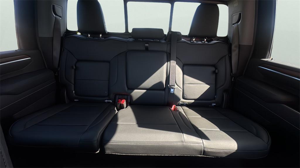 new 2026 GMC Sierra 2500 car, priced at $75,175