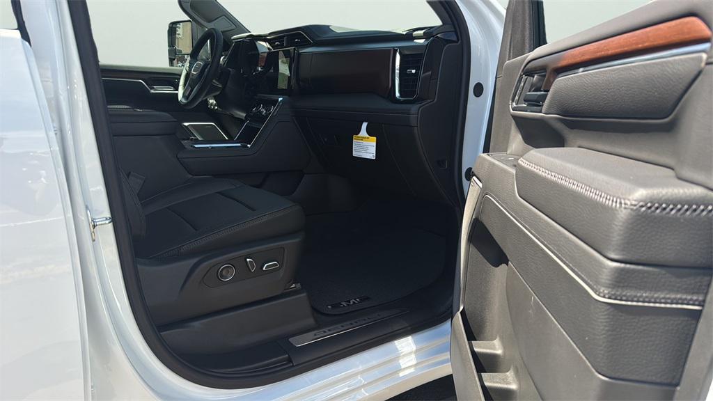 new 2025 GMC Sierra 2500 car, priced at $79,570