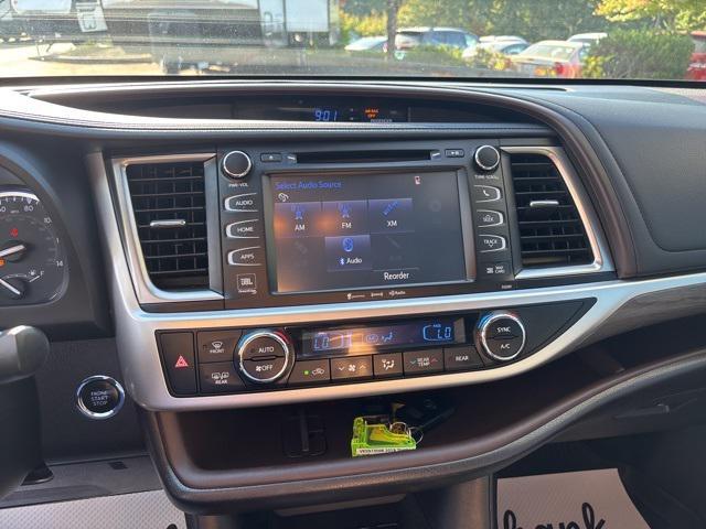 used 2019 Toyota Highlander car, priced at $30,900