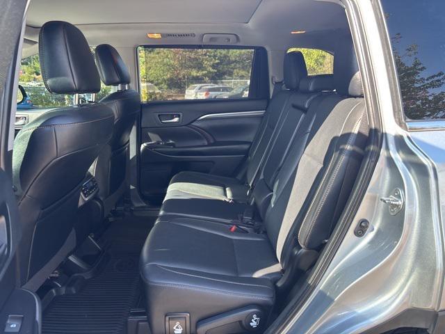 used 2019 Toyota Highlander car, priced at $30,900