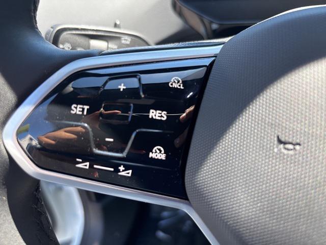 new 2025 Volkswagen ID.4 car, priced at $44,494
