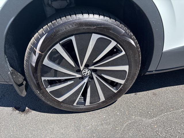 new 2025 Volkswagen ID.4 car, priced at $44,494