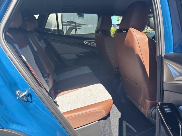 new 2025 Volkswagen ID.4 car, priced at $44,494