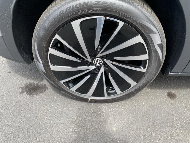 new 2025 Volkswagen ID.4 car, priced at $44,410