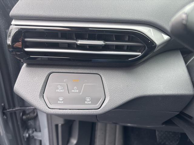new 2025 Volkswagen ID.4 car, priced at $40,635