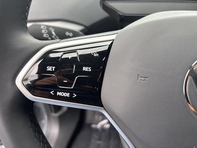 new 2025 Volkswagen ID.4 car, priced at $40,635