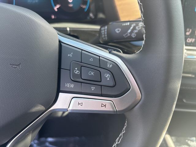 new 2025 Volkswagen Atlas car, priced at $45,378