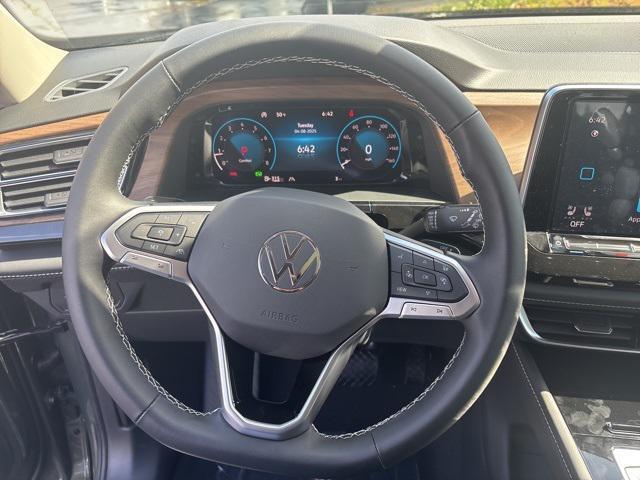 new 2025 Volkswagen Atlas car, priced at $45,378