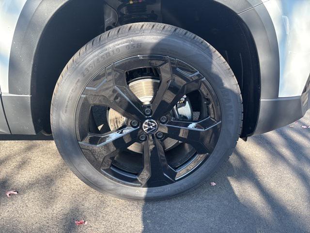 new 2025 Volkswagen Taos car, priced at $31,238