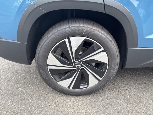 new 2025 Volkswagen Taos car, priced at $30,090