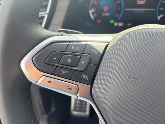 new 2025 Volkswagen Atlas car, priced at $53,155