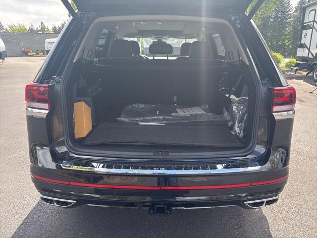 new 2025 Volkswagen Atlas car, priced at $53,155