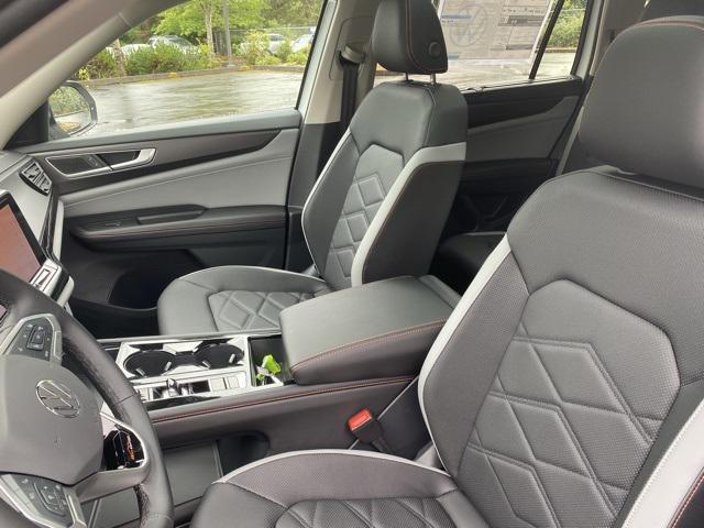 new 2025 Volkswagen Atlas car, priced at $43,823