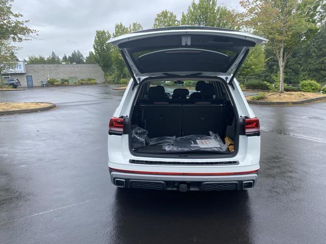 new 2025 Volkswagen Atlas car, priced at $43,823