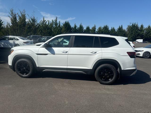 new 2024 Volkswagen Atlas car, priced at $46,737