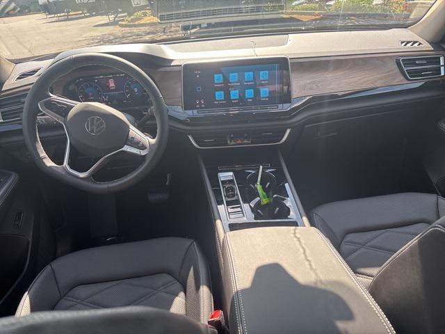 new 2025 Volkswagen Atlas car, priced at $40,682