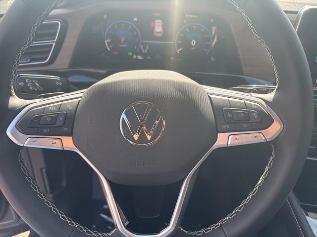 new 2025 Volkswagen Atlas car, priced at $40,682
