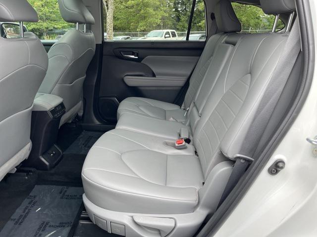 used 2021 Toyota Highlander car, priced at $33,410