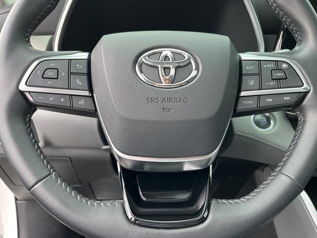 used 2021 Toyota Highlander car, priced at $33,410