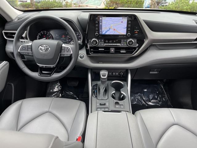 used 2021 Toyota Highlander car, priced at $33,410