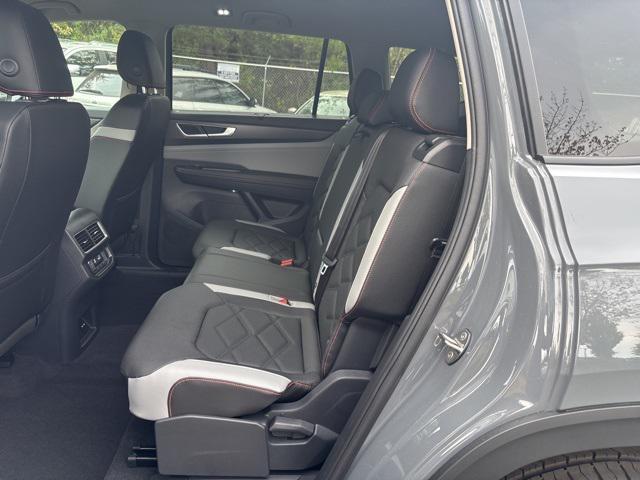 new 2025 Volkswagen Atlas car, priced at $42,510