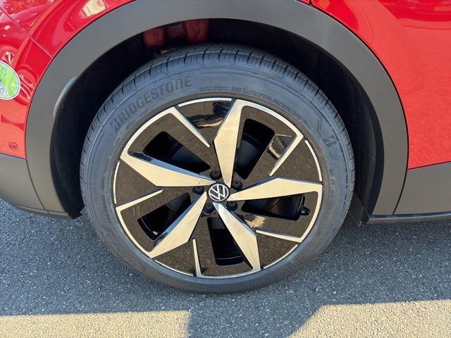used 2023 Volkswagen ID.4 car, priced at $24,923
