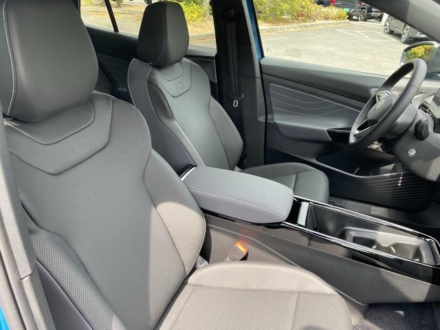 new 2025 Volkswagen ID.4 car, priced at $53,366