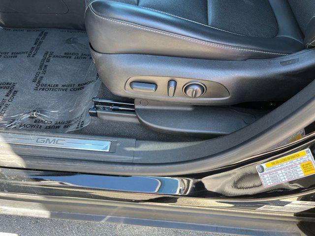 used 2023 GMC Acadia car, priced at $25,008