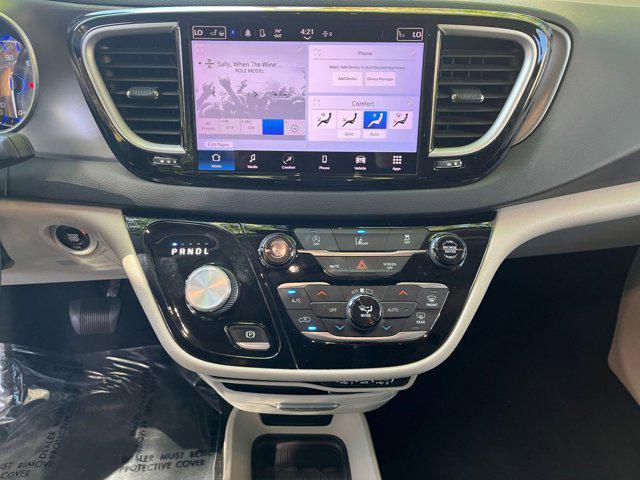 used 2022 Chrysler Pacifica car, priced at $21,722
