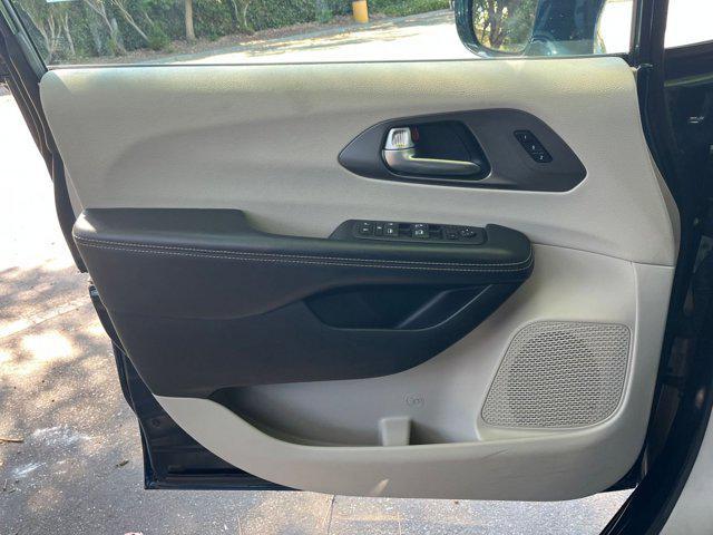 used 2022 Chrysler Pacifica car, priced at $21,722