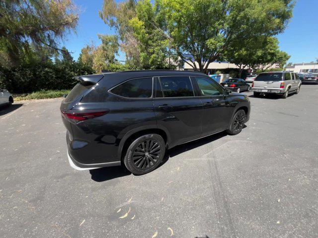 used 2024 Toyota Highlander car, priced at $43,554