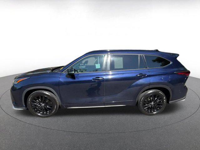 used 2024 Toyota Highlander car, priced at $43,679