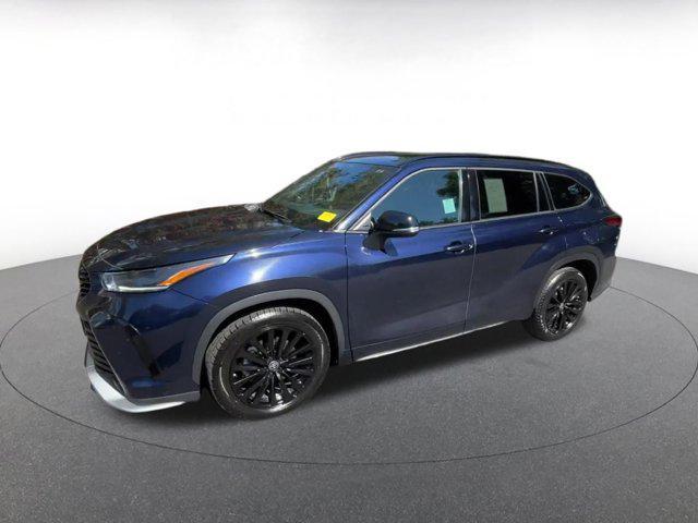 used 2024 Toyota Highlander car, priced at $43,679