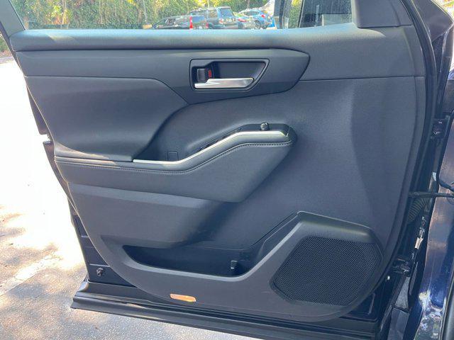 used 2024 Toyota Highlander car, priced at $43,679