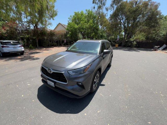 used 2023 Toyota Highlander car, priced at $35,292