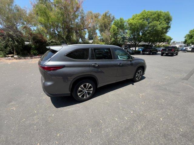 used 2023 Toyota Highlander car, priced at $35,292