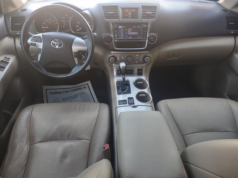 used 2013 Toyota Highlander car, priced at $13,995