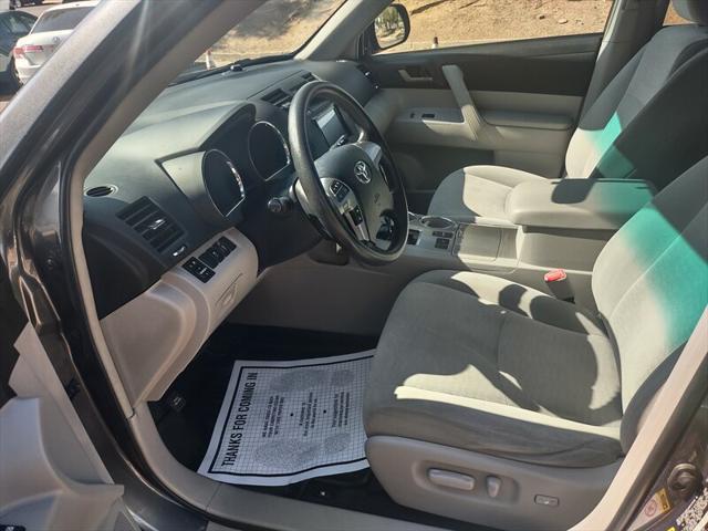 used 2011 Toyota Highlander car, priced at $11,495