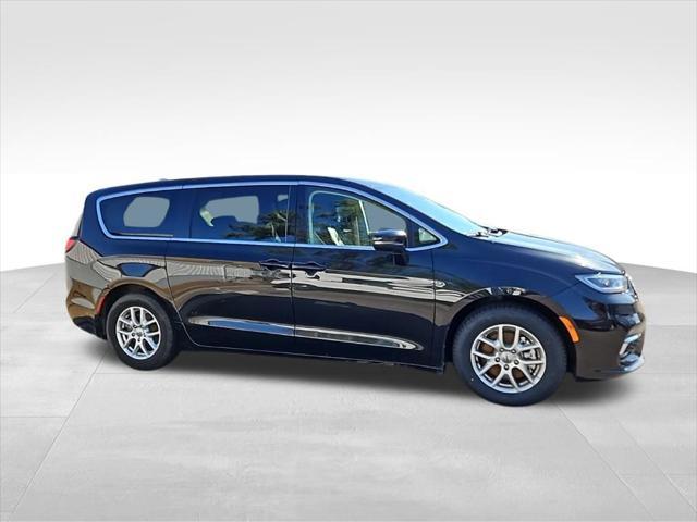 used 2023 Chrysler Pacifica car, priced at $24,900