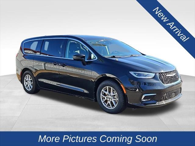 used 2023 Chrysler Pacifica car, priced at $24,900