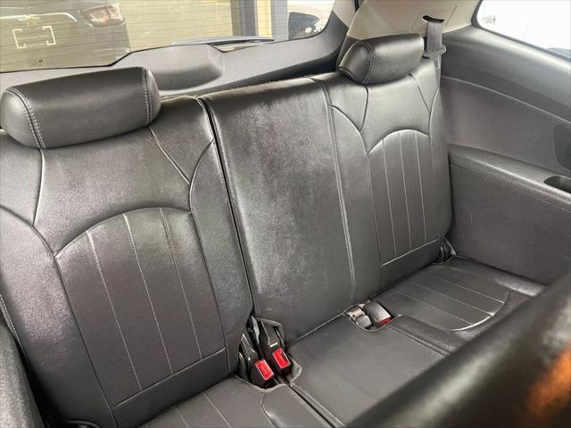 used 2014 Chevrolet Traverse car, priced at $7,000