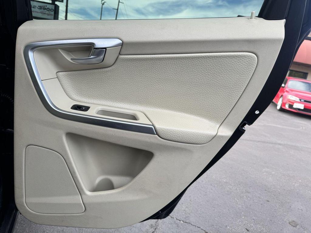 used 2010 Volvo XC60 car