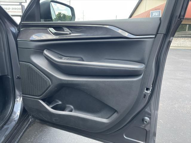 used 2023 Jeep Grand Cherokee car, priced at $30,995