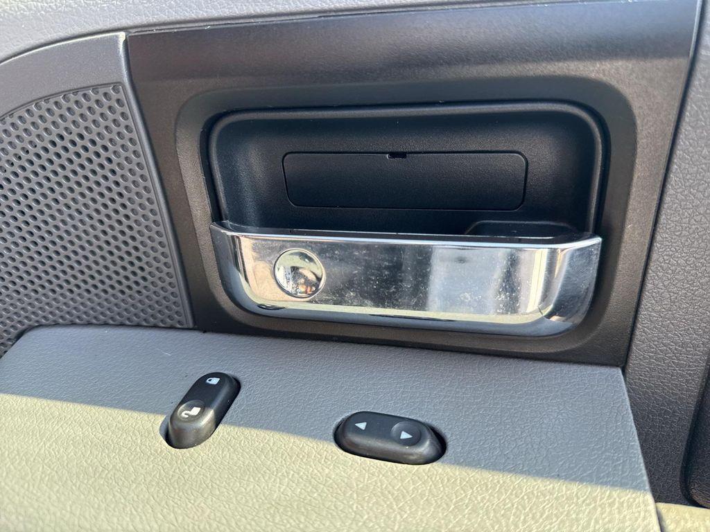 used 2005 Ford F-150 car