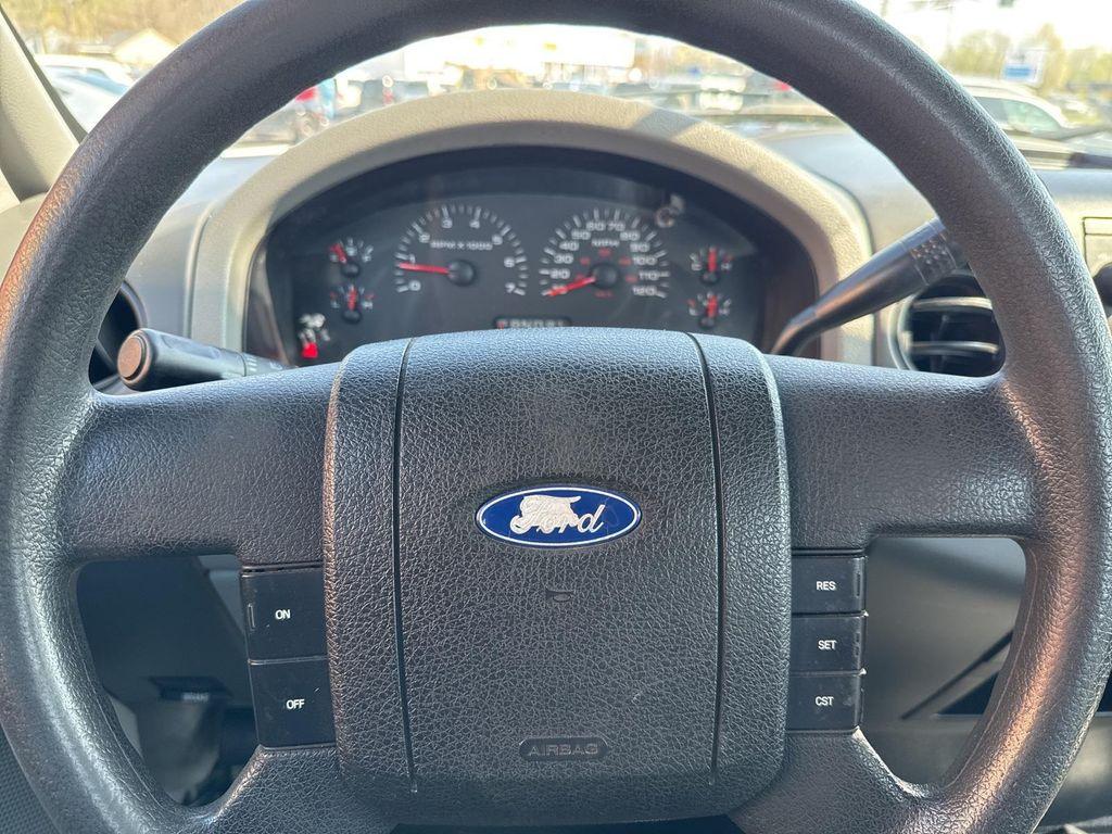 used 2005 Ford F-150 car