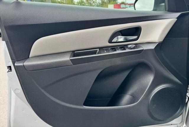 used 2014 Chevrolet Cruze car, priced at $6,500