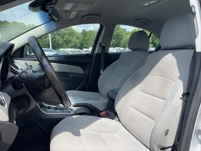 used 2014 Chevrolet Cruze car, priced at $6,500